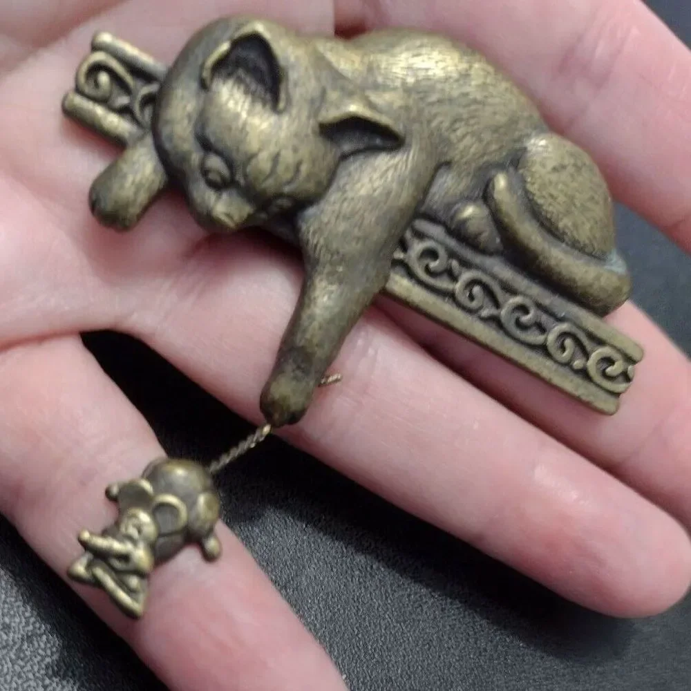 Jonette Jewelry bronze cat shelf